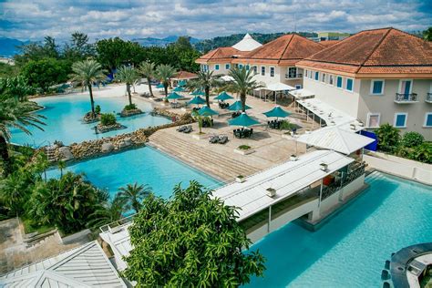 subic bay freeport zone beach hotels